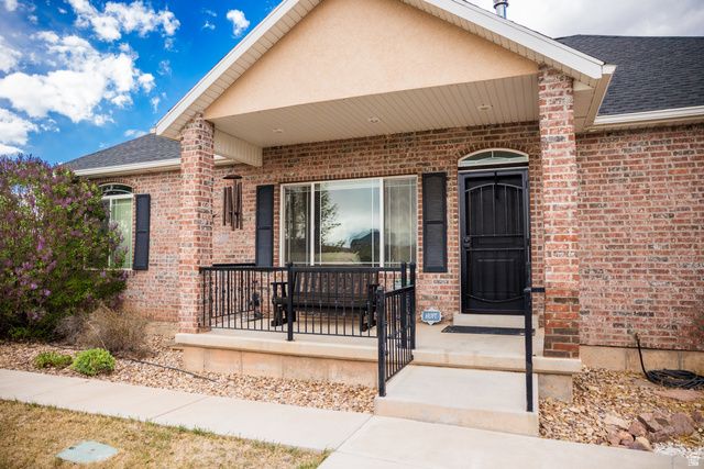 54 S IVIE MNR, Roosevelt, UT 84066