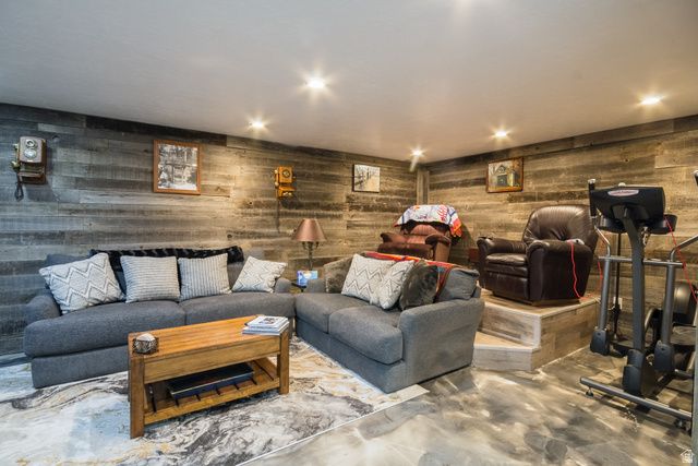 54 S IVIE MNR, Roosevelt, UT 84066