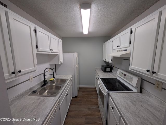 3535 Sable Palm Lane B, Titusville, FL 32780