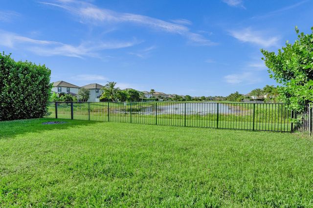5716 Sandbirch Way, Lake Worth, FL 33463