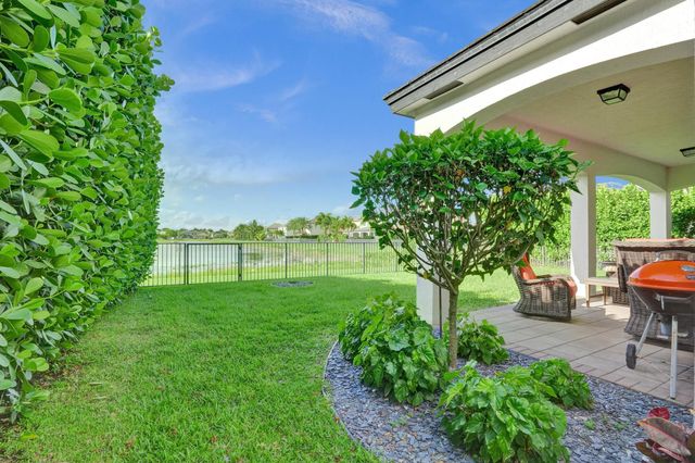 5716 Sandbirch Way, Lake Worth, FL 33463