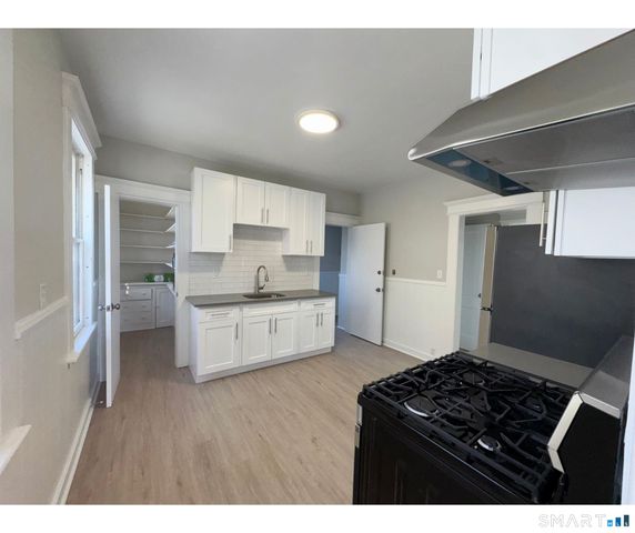 74 Garfield Avenue 2nd floor, Bridgeport, CT 06606