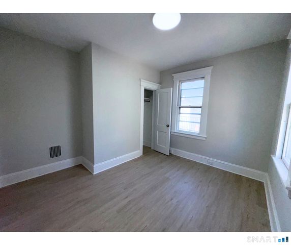 74 Garfield Avenue 2nd floor, Bridgeport, CT 06606