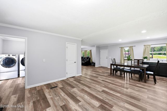 214 Ola Belle Road, Burgaw, NC 28425