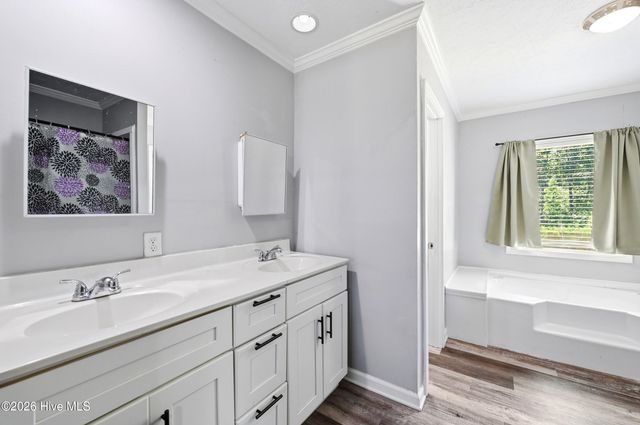 214 Ola Belle Road, Burgaw, NC 28425