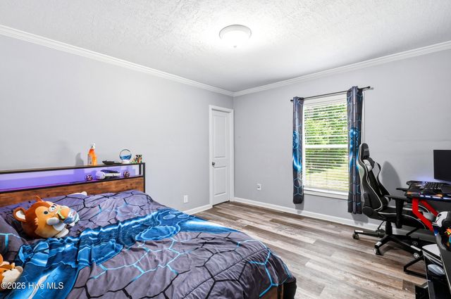 214 Ola Belle Road, Burgaw, NC 28425
