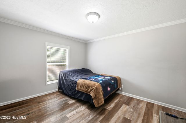 214 Ola Belle Road, Burgaw, NC 28425