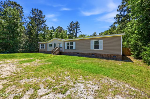 214 Ola Belle Road, Burgaw, NC 28425