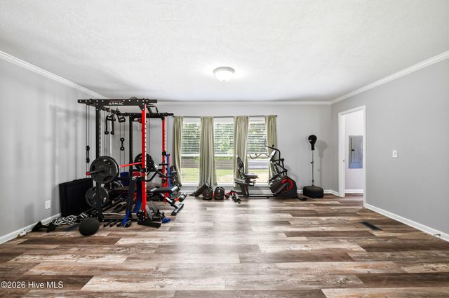214 Ola Belle Road, Burgaw, NC 28425