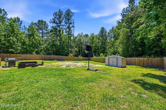 214 Ola Belle Road, Burgaw, NC 28425