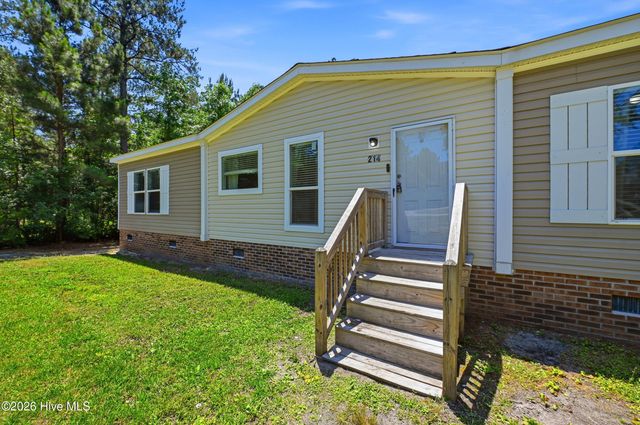 214 Ola Belle Road, Burgaw, NC 28425