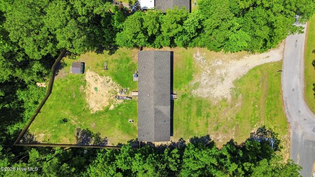 214 Ola Belle Road, Burgaw, NC 28425