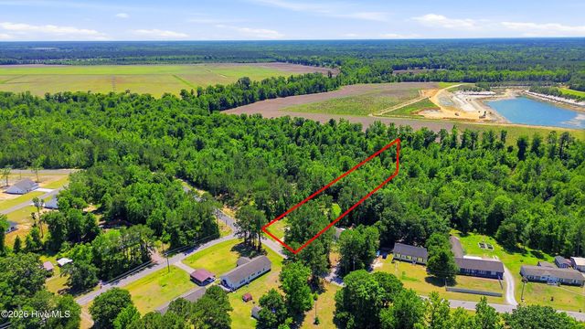 214 Ola Belle Road, Burgaw, NC 28425