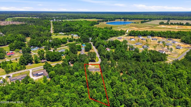 214 Ola Belle Road, Burgaw, NC 28425