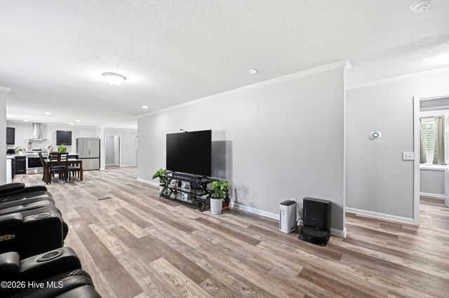 214 Ola Belle Road, Burgaw, NC 28425