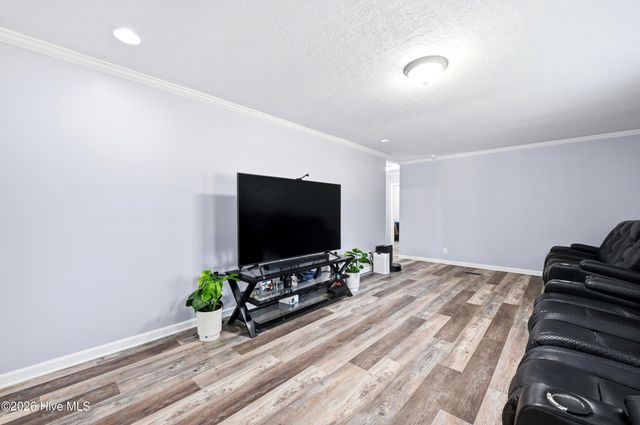 214 Ola Belle Road, Burgaw, NC 28425
