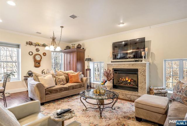 500 Blue Hill Terrace, Franklin Lakes, NJ 07417