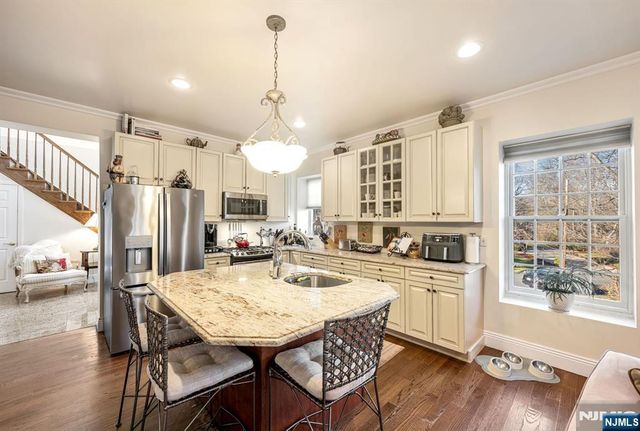 500 Blue Hill Terrace, Franklin Lakes, NJ 07417