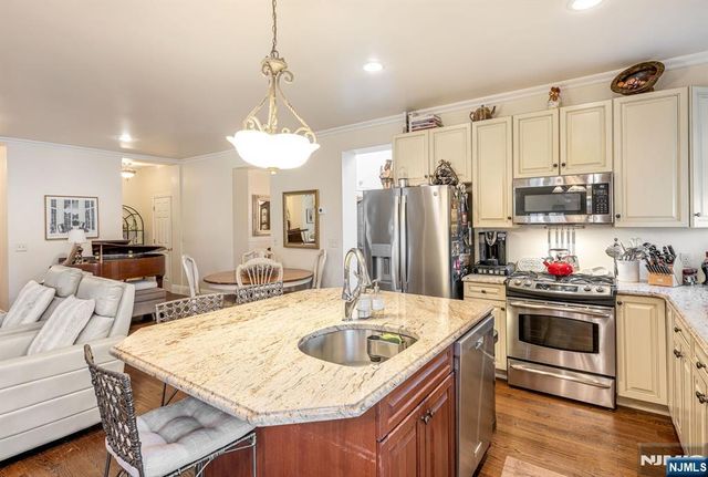 500 Blue Hill Terrace, Franklin Lakes, NJ 07417