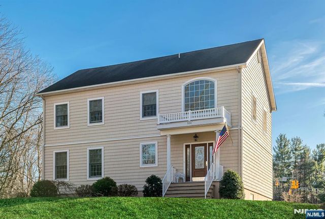 500 Blue Hill Terrace, Franklin Lakes, NJ 07417