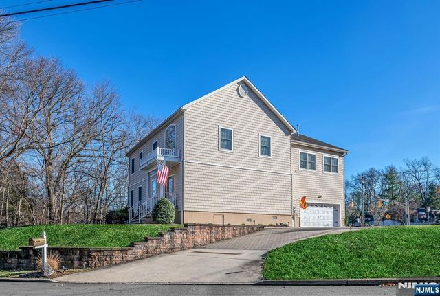 500 Blue Hill Terrace, Franklin Lakes, NJ 07417