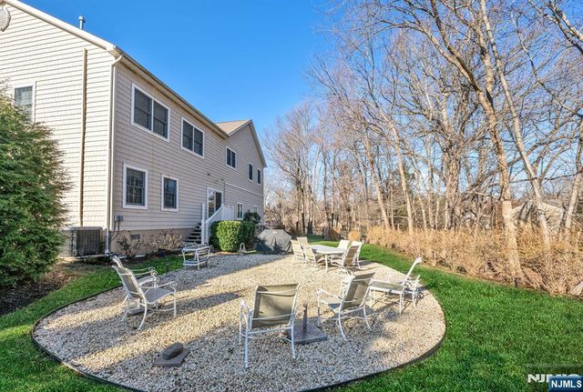 500 Blue Hill Terrace, Franklin Lakes, NJ 07417
