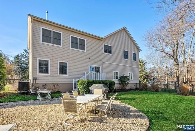 500 Blue Hill Terrace, Franklin Lakes, NJ 07417