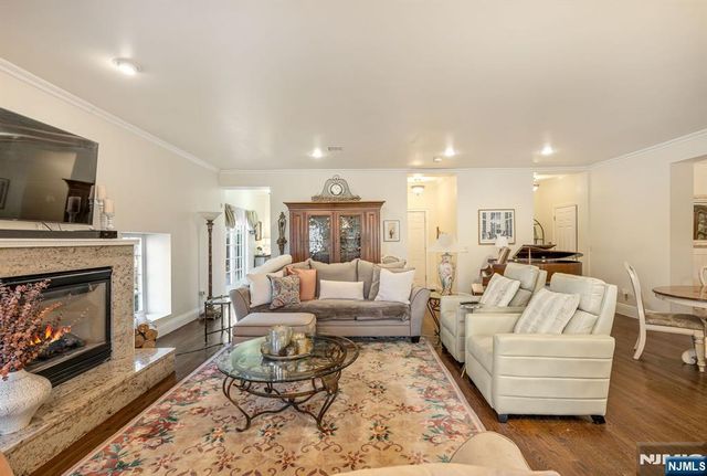 500 Blue Hill Terrace, Franklin Lakes, NJ 07417