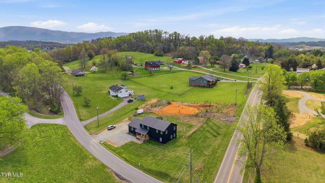 110 Sells Road, Bluff City, TN 37618