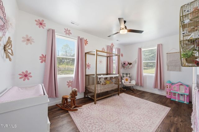 110 Sells Road, Bluff City, TN 37618