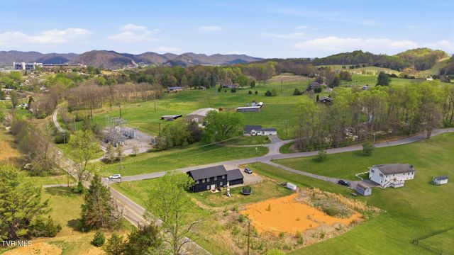 110 Sells Road, Bluff City, TN 37618