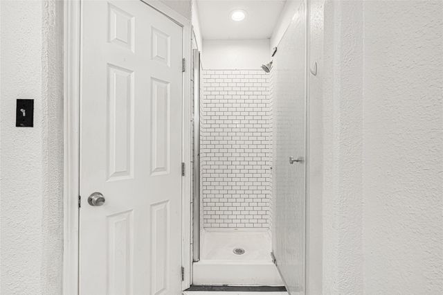 622 N 13th Street, La Porte, TX 77571