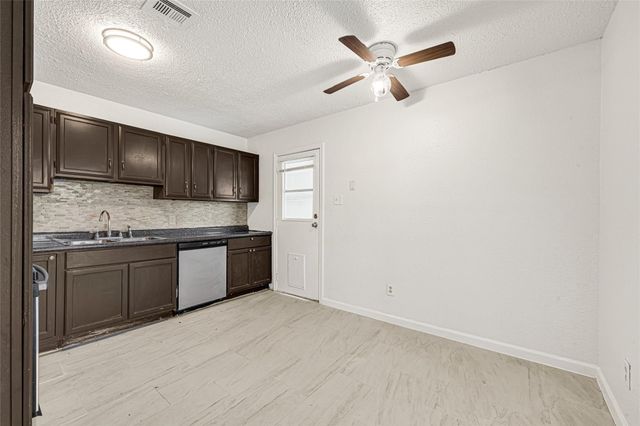 622 N 13th Street, La Porte, TX 77571