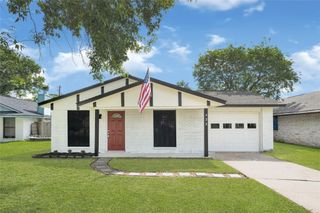 622 N 13th Street, La Porte, TX 77571