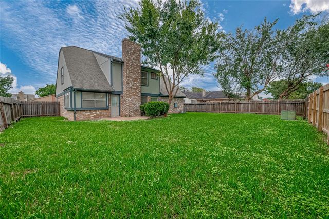 3022 Sam Houston Drive, Sugar Land, TX 77479