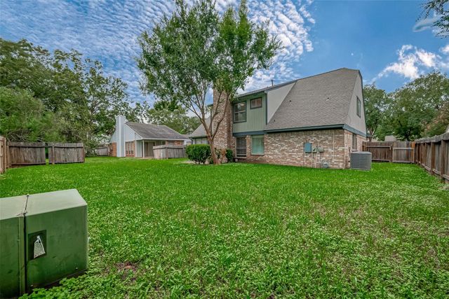 3022 Sam Houston Drive, Sugar Land, TX 77479