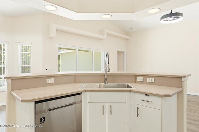 1172 Pine Creek Circle NE, Palm Bay, FL 32905