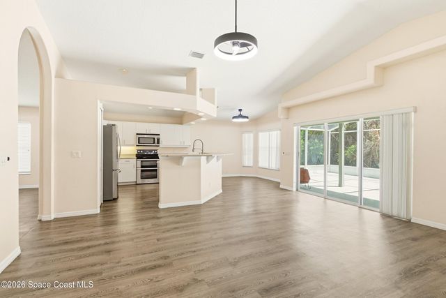 1172 Pine Creek Circle NE, Palm Bay, FL 32905