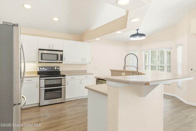 1172 Pine Creek Circle NE, Palm Bay, FL 32905