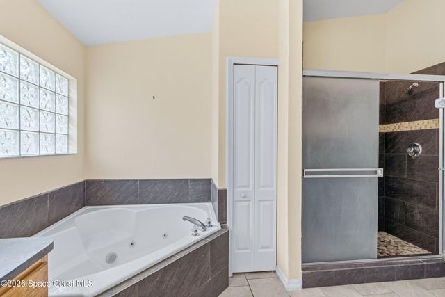 1172 Pine Creek Circle NE, Palm Bay, FL 32905