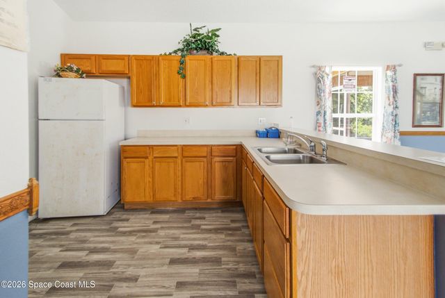 1172 Pine Creek Circle NE, Palm Bay, FL 32905