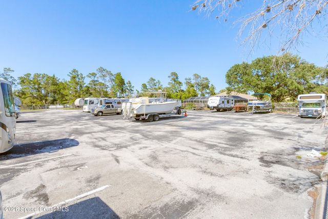 1172 Pine Creek Circle NE, Palm Bay, FL 32905