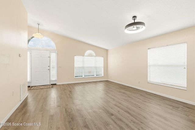 1172 Pine Creek Circle NE, Palm Bay, FL 32905