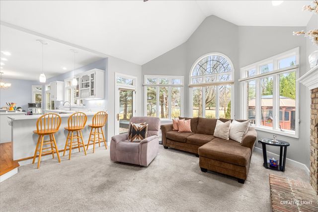 39W796 Dairyherd Lane, St. Charles, IL 60175