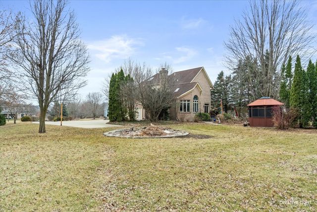 39W796 Dairyherd Lane, St. Charles, IL 60175
