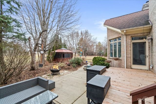 39W796 Dairyherd Lane, St. Charles, IL 60175