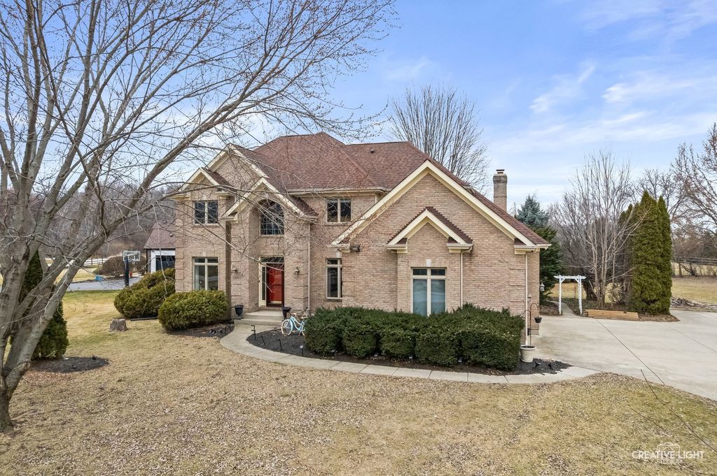 39W796 Dairyherd Lane, St. Charles, IL 60175