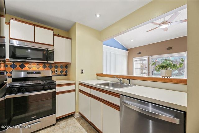 4 Gait Court, Tinton Falls, NJ 07753