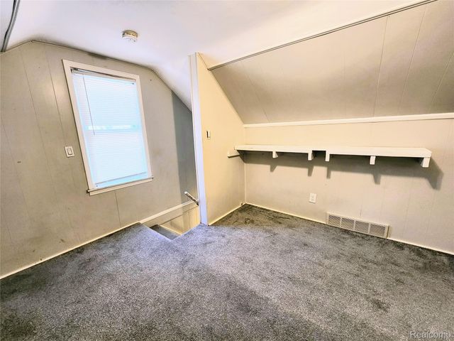 6147 Whitefield Street, Dearborn Heights, MI 48127