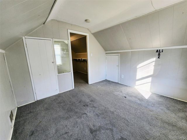 6147 Whitefield Street, Dearborn Heights, MI 48127